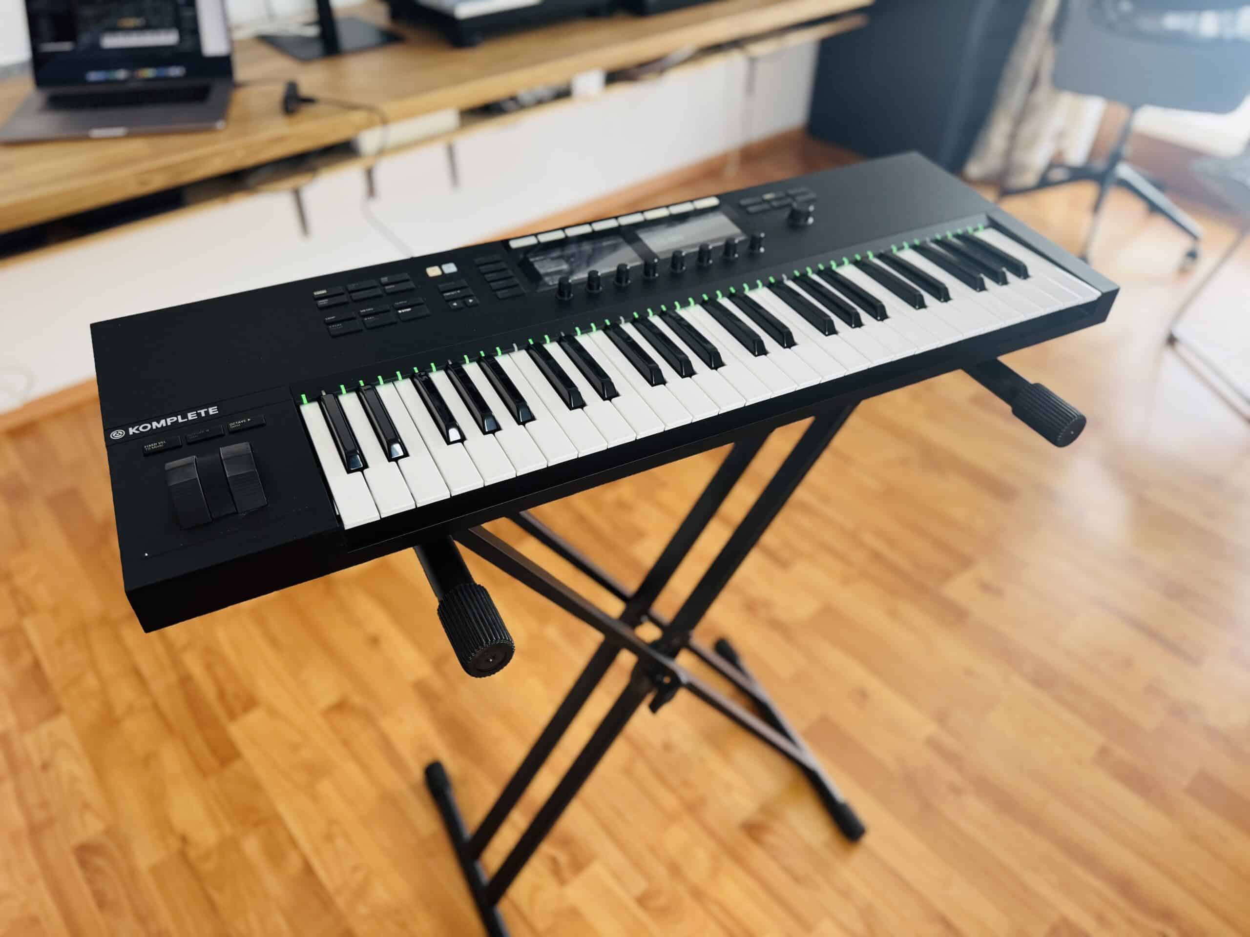 Native Instruments Komplete Kontrol S49 inkl. Versand